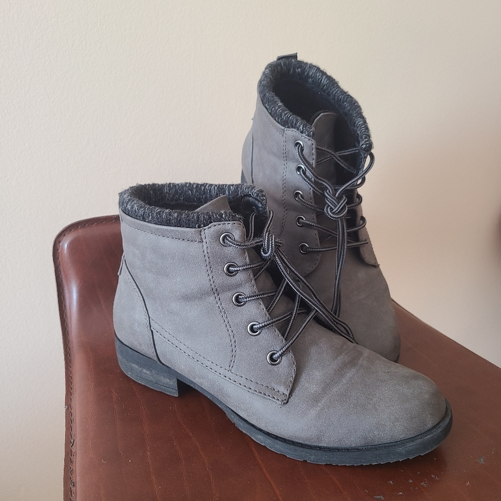 Combat Style Boots - Picture 2 of 3